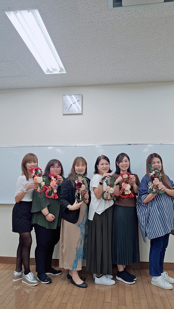 プレシオサ 認定講師講座 デコスクール東京 オーロラグラス グラスデコ イニシャル スワロフスキー デコレーション資格 デコアート資格 ラインストーンデコ デコアート デコレーション デコ デコレッスン デコスクール デコ講座 デコアートデザイン 体験レッスン 田町