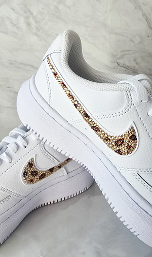 nike,スニーカーデコ,ナイキカスタイズシューズ,オリジナルデコ,キラキラ,ヒョウ柄ナイキ